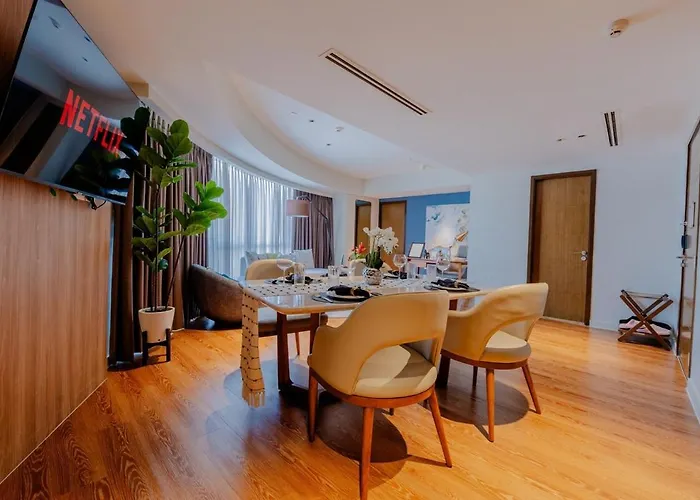 Stunning Panorama With Pool Apartamento *
