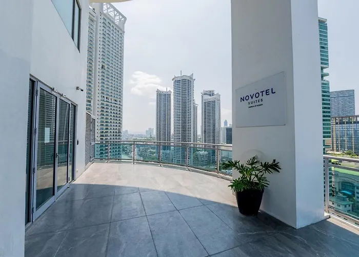 Apartamento Stunning Panorama With Pool Manila
