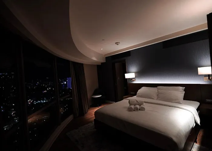Stunning Panorama With Pool Apartamento Manila